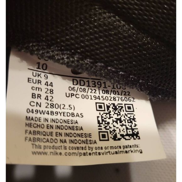 Nike Dunk Low Retro 'Panda' Shoe Size 10 - Picture 7 of 8